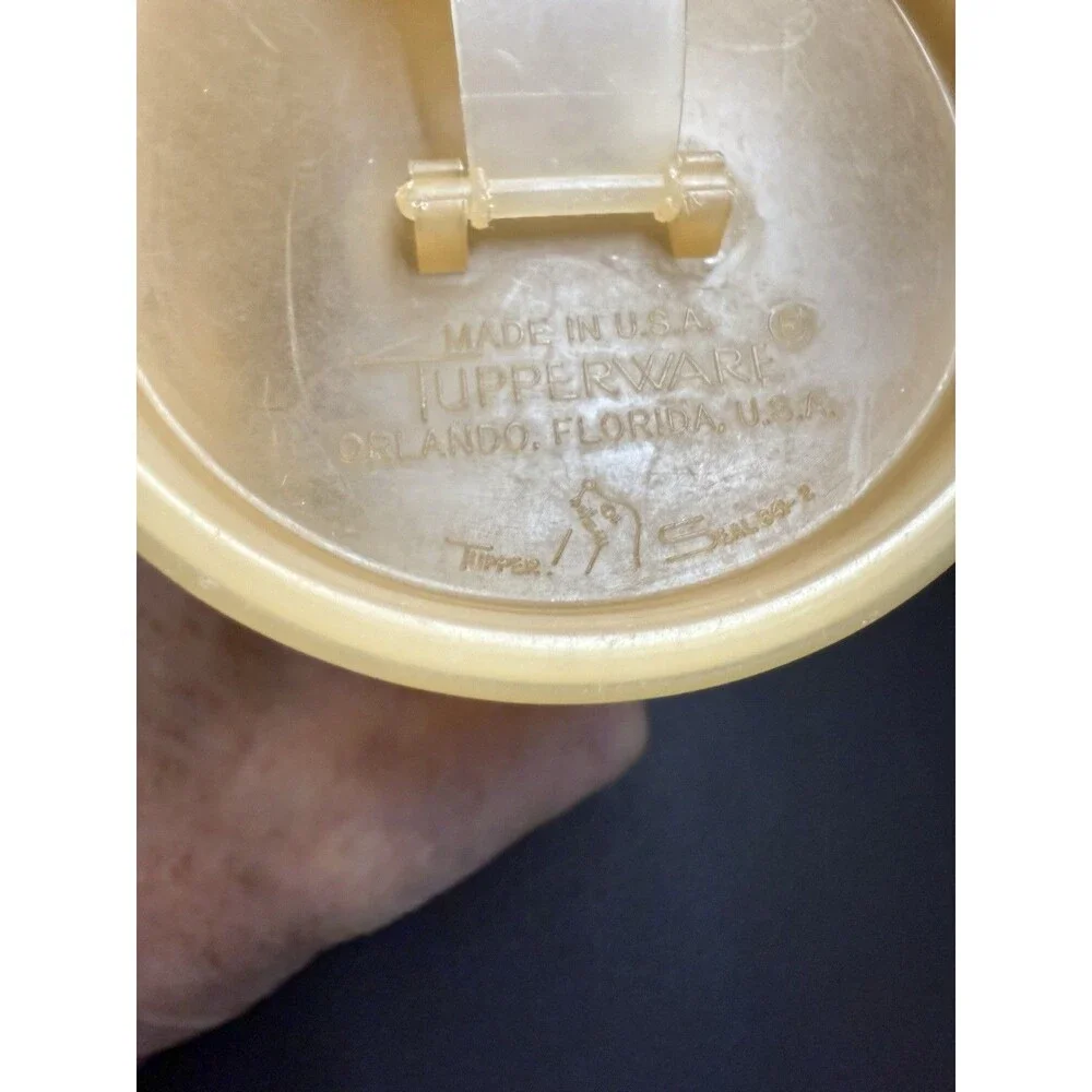 Vintage Tupperware 2 Piece Container with Pour Spout With the Tupper Seal Head